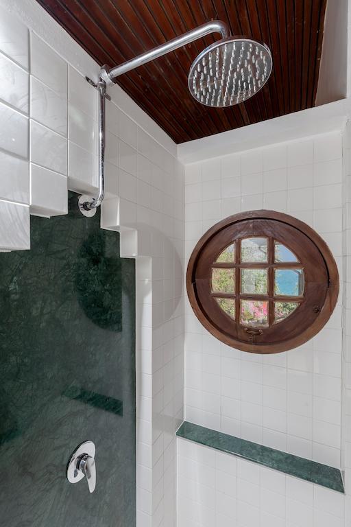 Rawai Baan Khunying - Secluded Phuket Beachfront Villa חדר תמונה