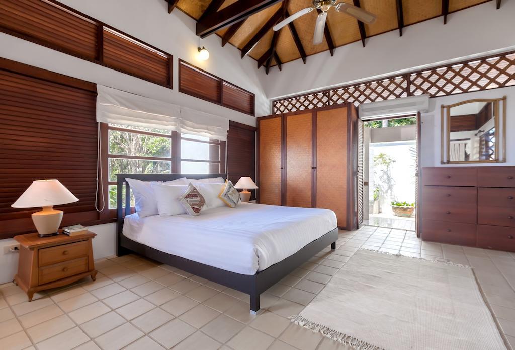 Rawai Baan Khunying - Secluded Phuket Beachfront Villa חדר תמונה